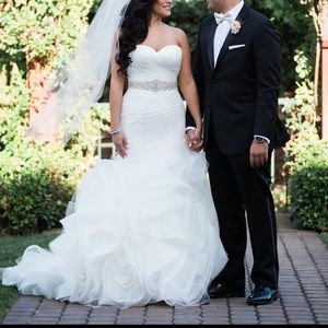 Pronovias Mildred Wedding Dress SIZE 8 US